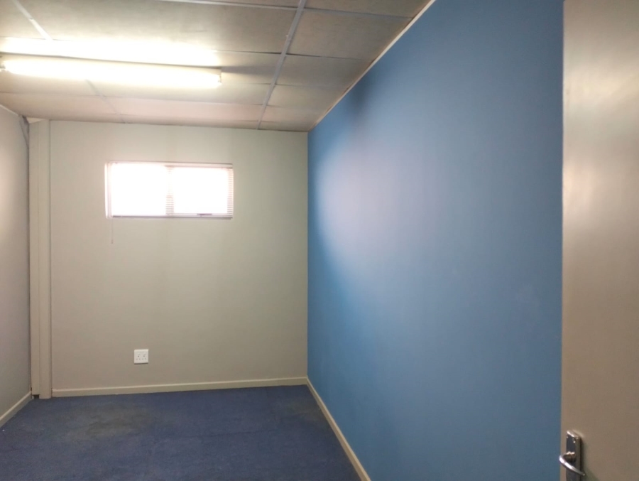 To Let Commercial Property for Rent in Rosenpark Western Cape